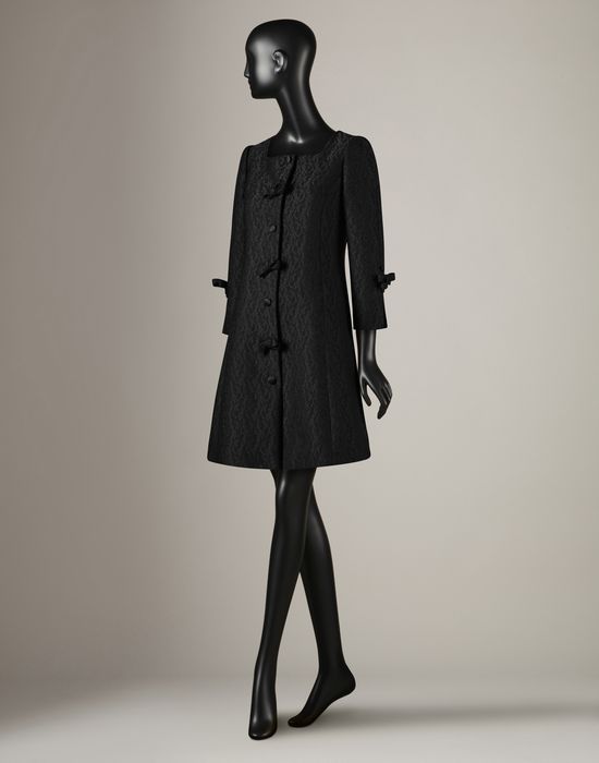BRICADE COAT WITH BOWS  (WOMANS)